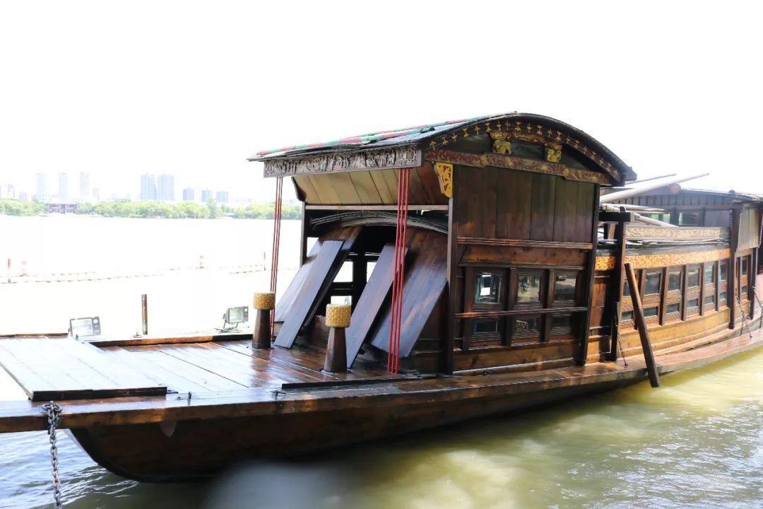 中共“一大”紀(jì)念船（紅船）