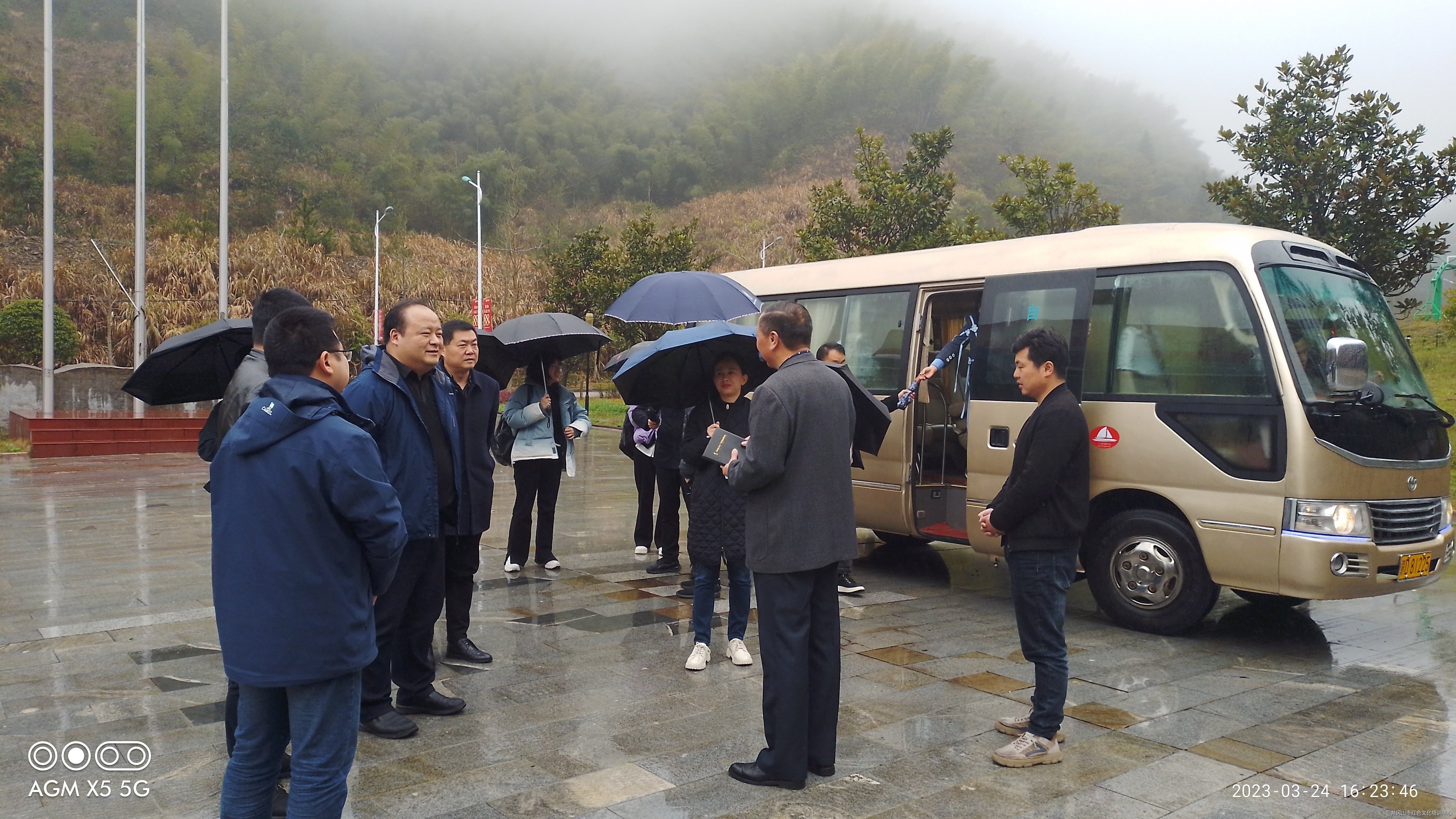 中共嘉興市委宣傳部王罡副部長率學(xué)習(xí)調(diào)研組蒞臨我校調(diào)研指導(dǎo)